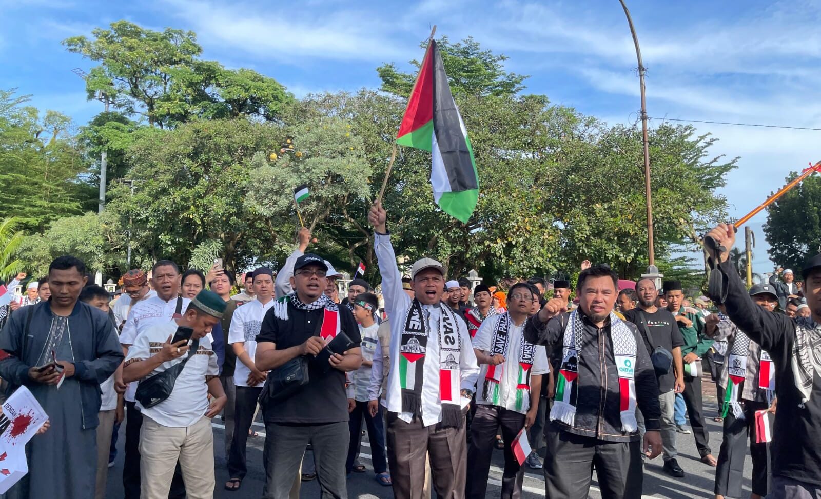 Ribuan Warga Padati Masjid Raya Medan, Suarakan “Sumatera Utara Lawan Genosida” untuk Palestina